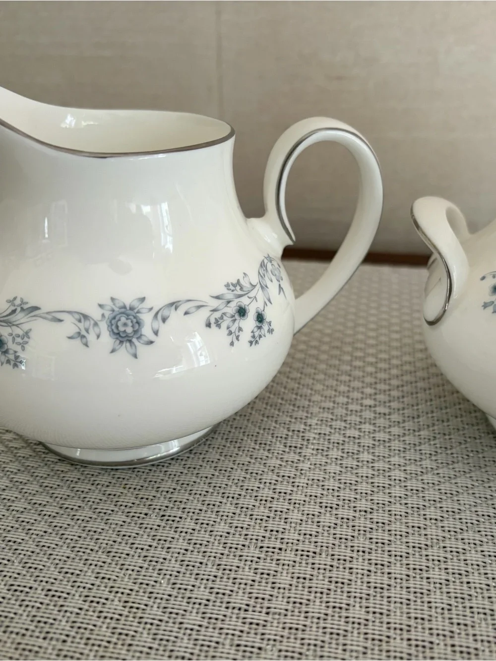 Royal Doulton Angelique Fine Bone China Sugar Bowl & Creamer ,England H 4997